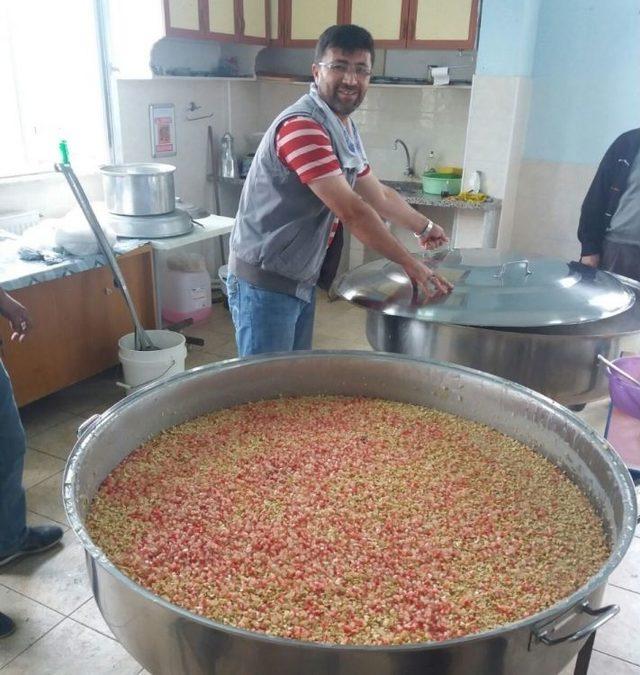 Kutluhallar Köyünde Geleneksel Aşure Etkinliği