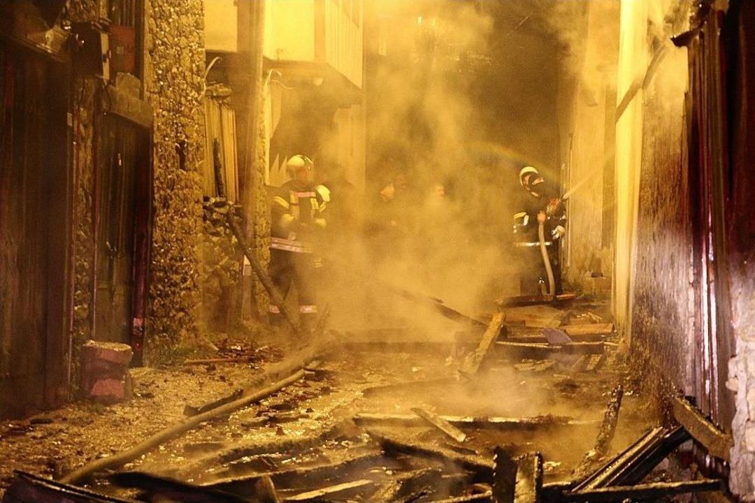 Safranbolu&rsquo;da 150 Yıllık 2 Tarihi Konak Alevlere Teslim Oldu