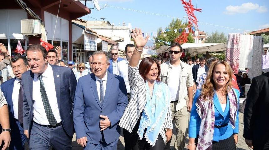 Karacasu K&uuml;lt&uuml;r Merkezi Coşkuyla A&ccedil;ıldı