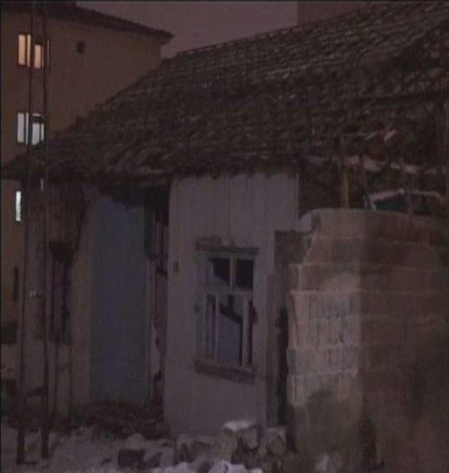 Metruk Evler Mahalleliyi Tedirgin Ediyor 3