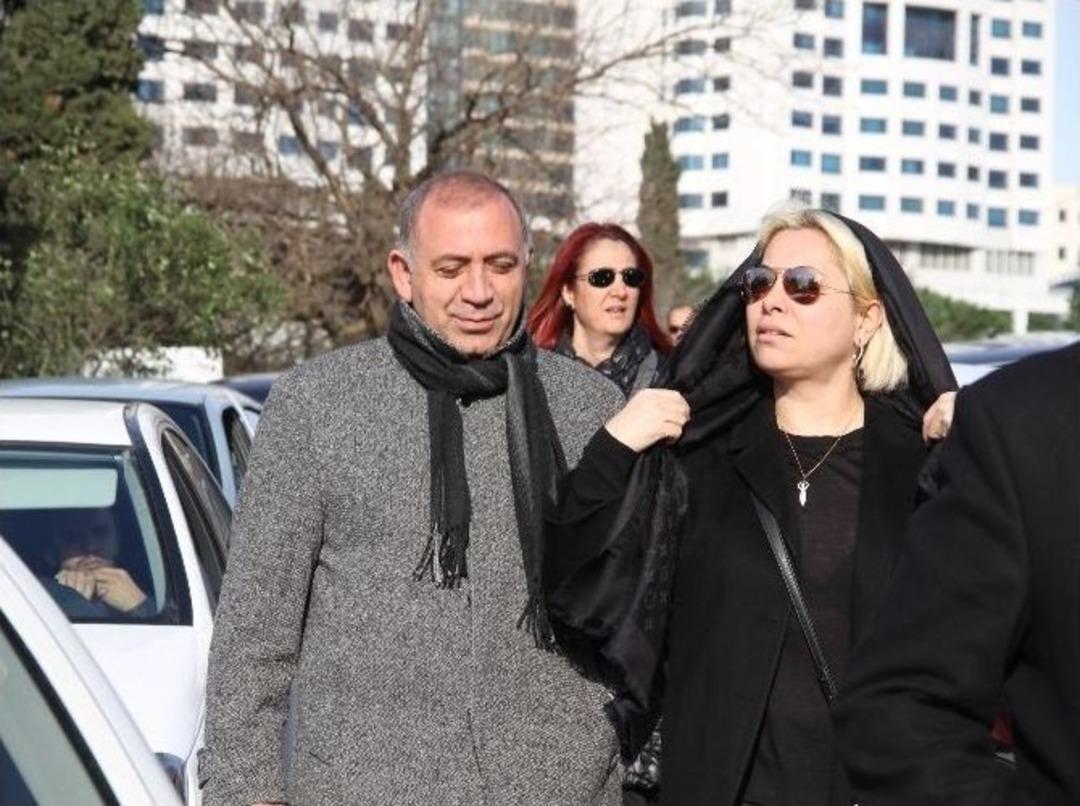 İntihar Eden İş Adamının Kardeşi Son Yolculuğuna Uğurlandı