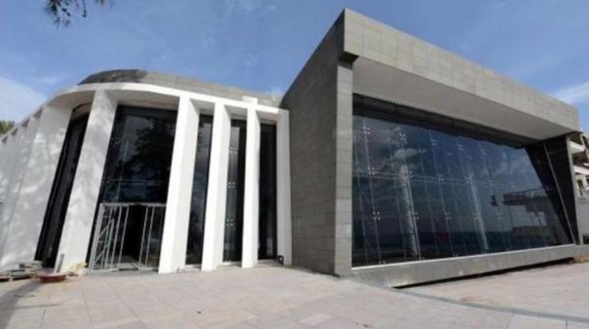 Belediyenin 'berkin Elvan' Tabelasını Kaldırdı, Liseliler Taktı