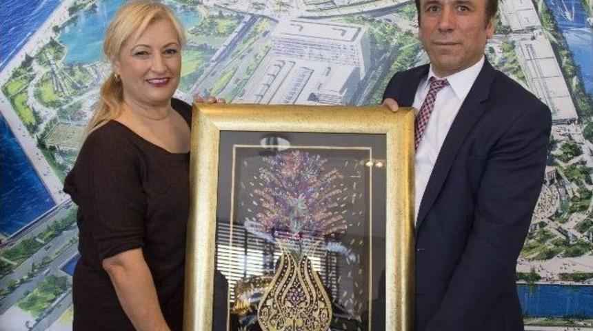 Gen&ccedil;: &ldquo;y&ouml;netime Kadın Eli Değmeli&rdquo;