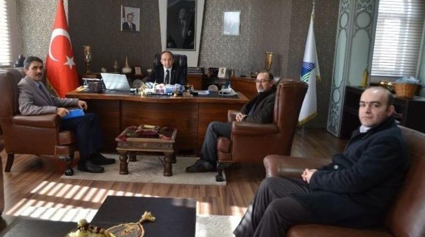 &Uuml;z&uuml;lmez&rsquo;in Makamı Boş Kalmıyor