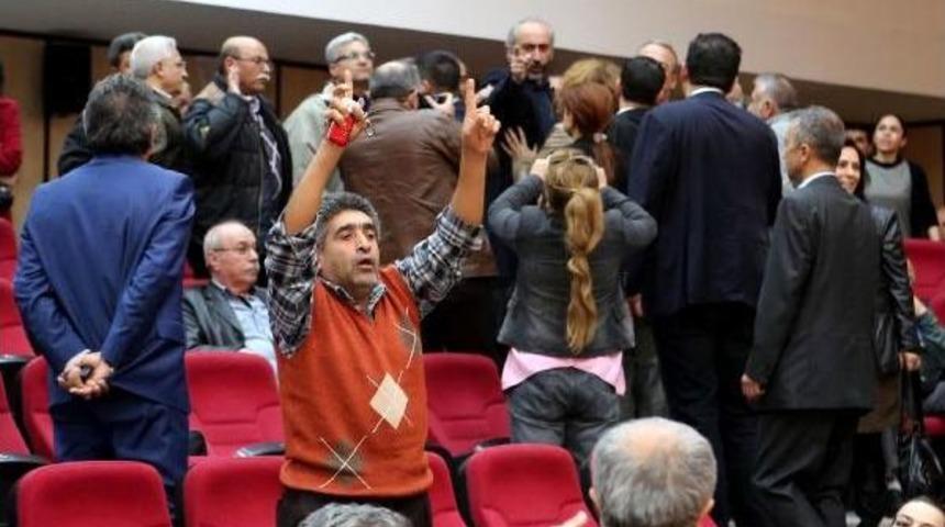 Cemevi Kararı &Ccedil;ıkmadı, Aleviler Protesto Etti