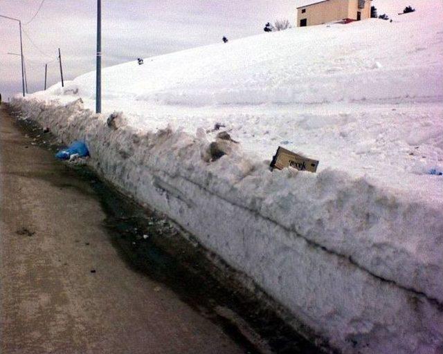 G&uuml;n&uuml;birlik Ziyaret&ccedil;iler Uludağ&rsquo;ı &Ccedil;&ouml;pl&uuml;ğe &Ccedil;eviriyor 1