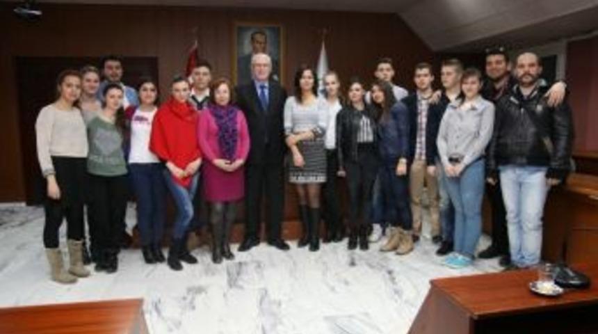 Bulgar Gen&ccedil;ler Başkan Kurt&rsquo;u Ziyaret Etti