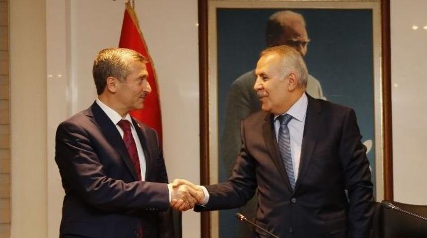 Atık İla&ccedil;ların Bertarafı İ&ccedil;in Protokol İmzalandı