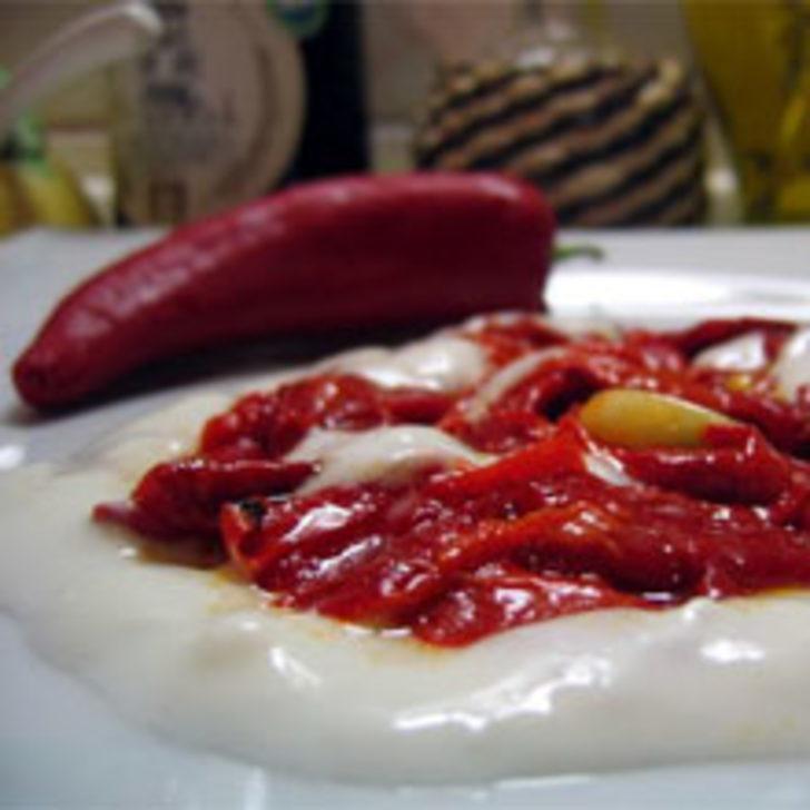 K&ouml;z Kırmızı Biber Salatası