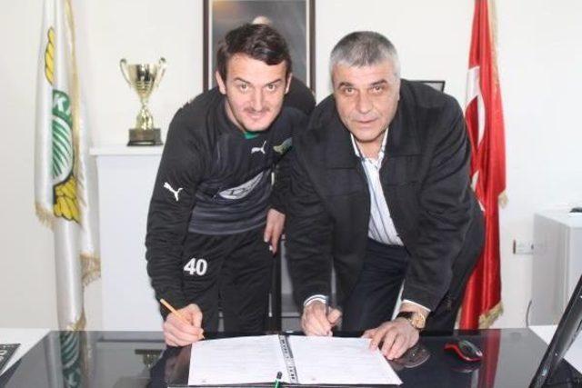 Akhisar Belediyespor Kaleci Zeki Ayvaz'la Anlaştı