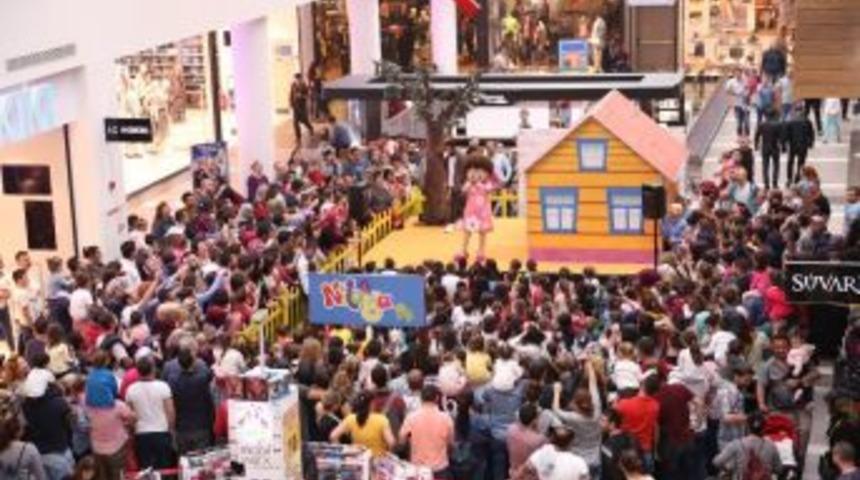 &Ccedil;ocuklar Niloya İle Eğlendi