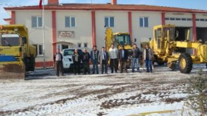 Gemerek&rsquo;te Kar İle M&uuml;cadele &Ccedil;alışmaları