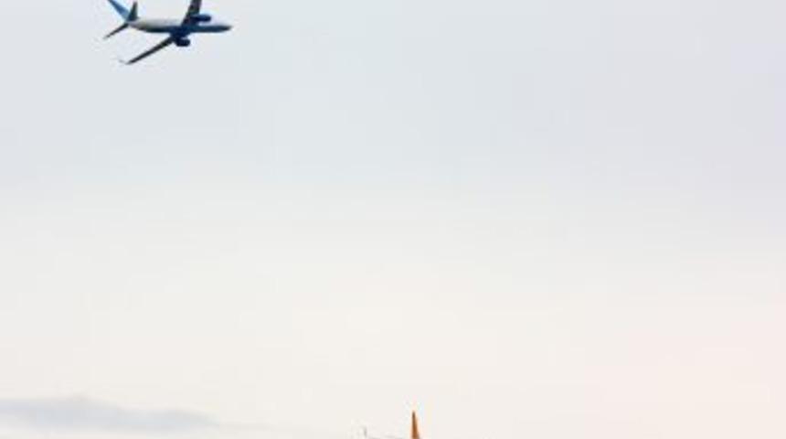 Havadaki Tehlikeli Yakınlaşmanın Fotoğrafı Ortaya &Ccedil;ıktı
