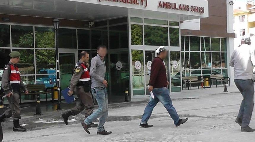 Trafikte Korna &Ccedil;alma Kavgası: 8 Yaralı