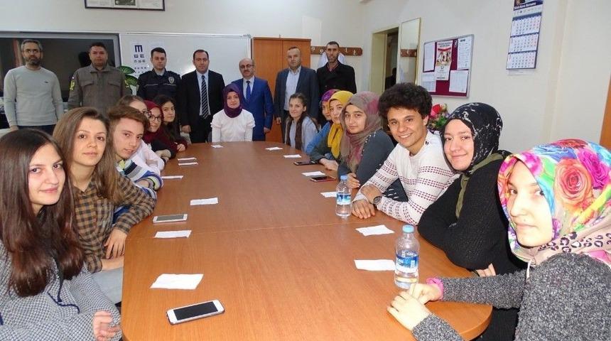 Kaymakam Karataş: &Uuml;lkenize Bağlı Olun, Hi&ccedil;bir Zaman Hainlik İ&ccedil;erisinde Olmayın