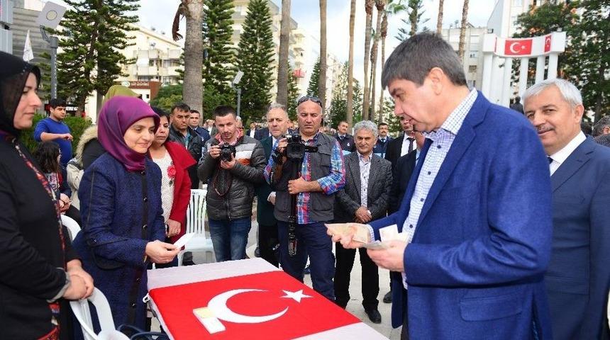 Menderes T&uuml;rel&rsquo;den Mehmet&ccedil;iğe Desteki