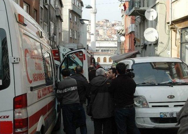 Göçük Altında Kalan İşçi Kurtarıldı 1