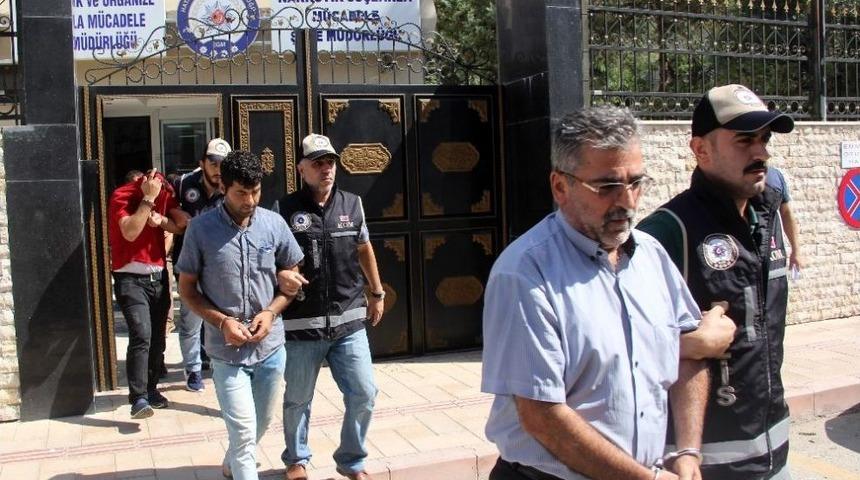 Hatay&rsquo;da G&ouml;&ccedil;men Ka&ccedil;ak&ccedil;ılarına Operasyon