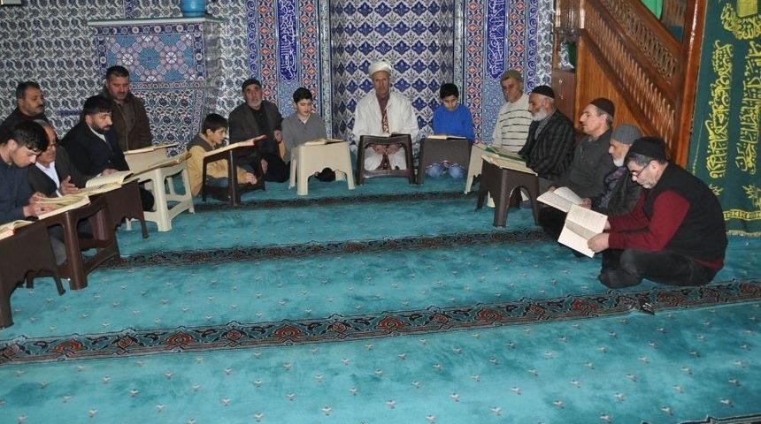 Afrin Kahramanları İ&ccedil;in Fetih Suresi Okundu