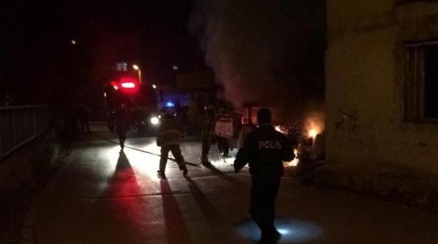 Kamyonet Cayır Cayır Yandı