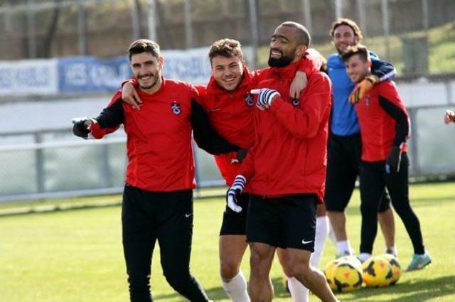 Trabzonspor'a Miniklerden Ziyaret