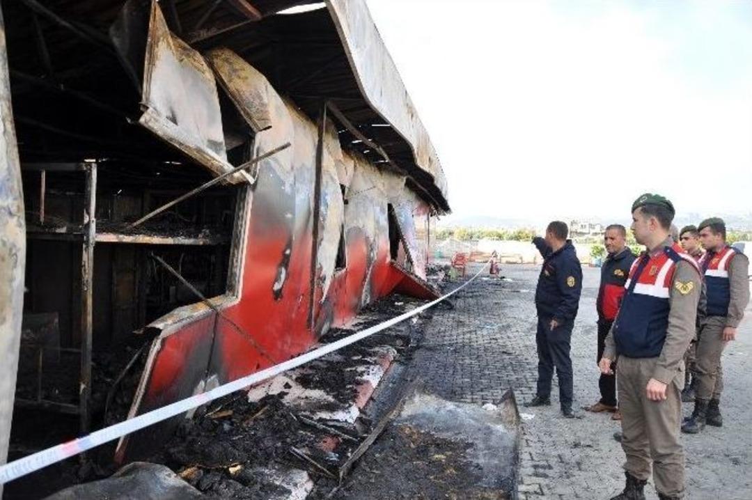 Mersin&rsquo;de 3 İş&ccedil;i Yanarak &Ouml;ld&uuml;