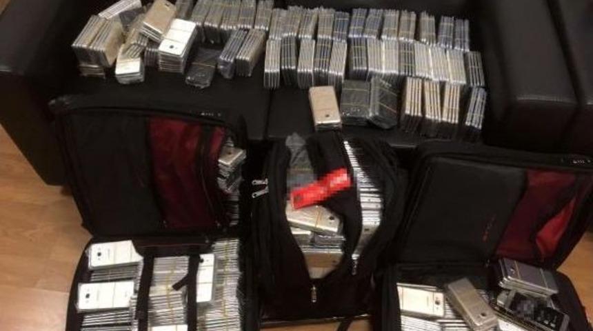 Atat&uuml;rk Havalimanı'nda Ka&ccedil;ak Cep Telefonu Operasyonları