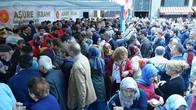 Trabzon&rsquo;da Cumhurbaşkanlığı&rsquo;ndan Aşure İkramı 1