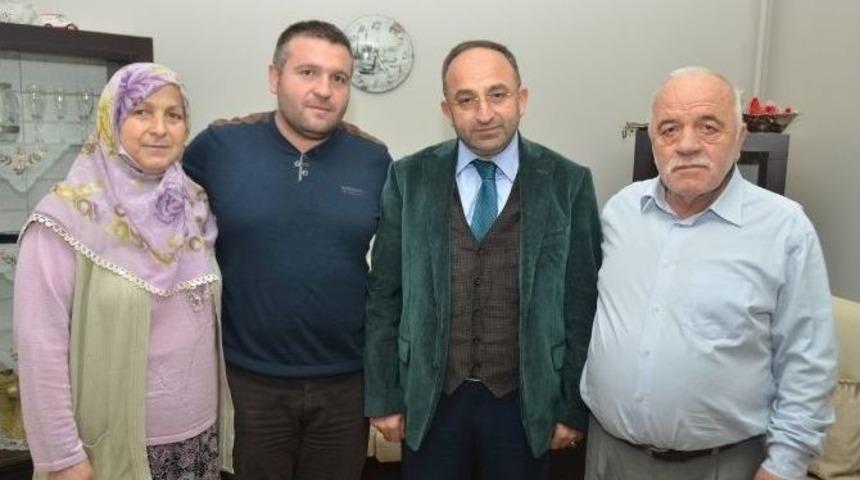 Başkan &Uuml;z&uuml;lmez&rsquo;den Ev Ziyaretleri