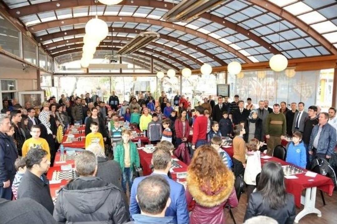 &Ccedil;an Belediyesi Geleneksel 3. Satran&ccedil; Turnuvası Başladı