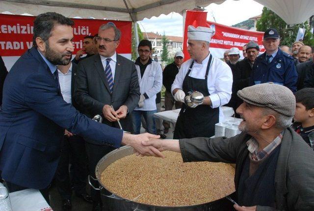 Tokat&rsquo;ta 10 Bin Kişilik Aşure Dağıtıldı 3
