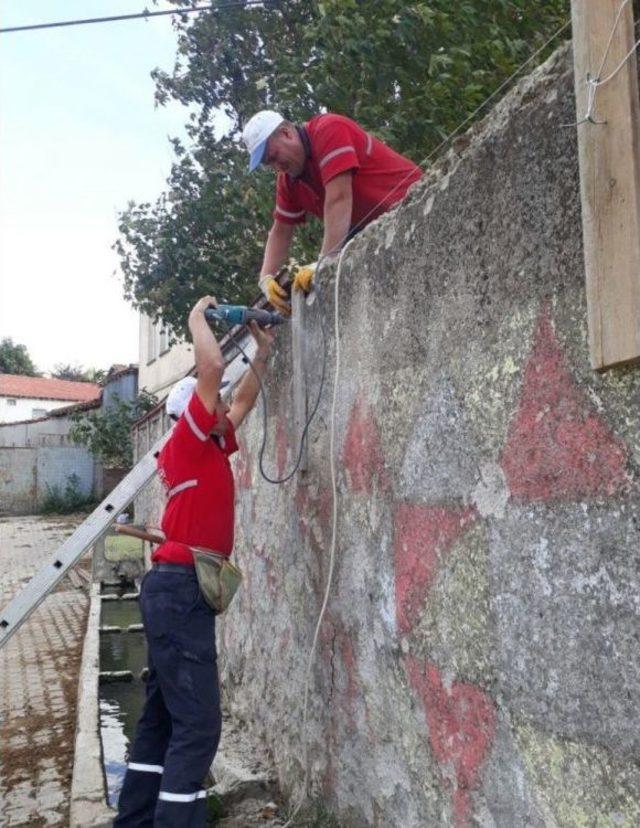 Karesi Belediyesi&rsquo;nin Acil M&uuml;dahale Ekipleri İş Başında 2