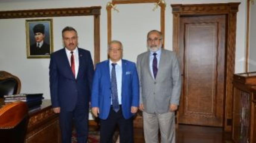 Müftü Arslan ‘camiler Ve Din Görevlileri’ Haftası Nedeniyle Vali Necati Şentürk’ü Ziyaret Etti