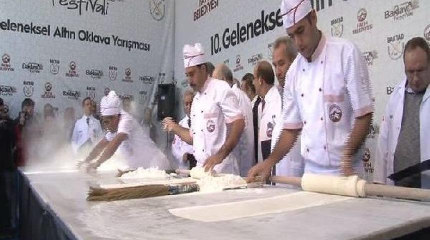 Emin&ouml;n&uuml;'nde Baklava Festivali