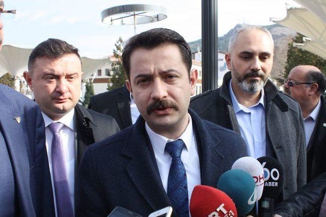 Mhp Tokat’ta Esnafa 2 Bin ‘türk Bayrağı’ Dağıttı