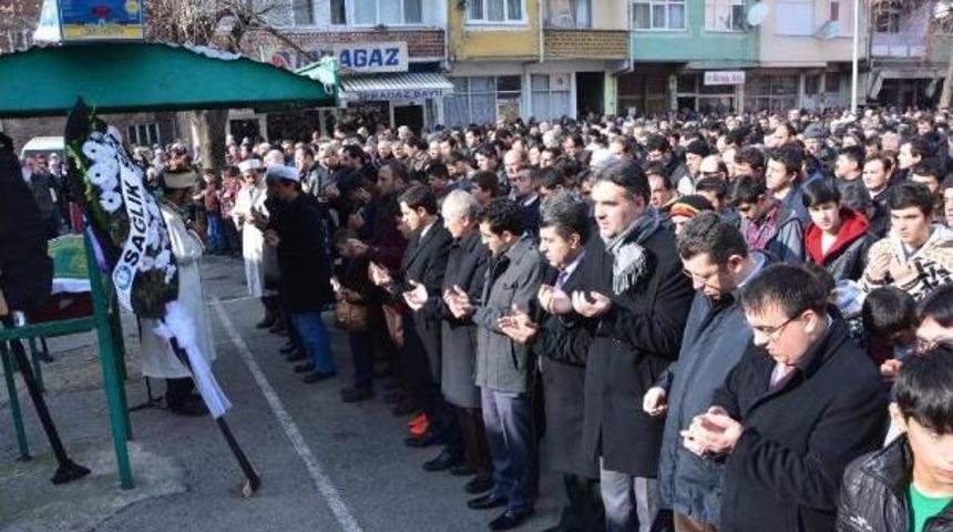 Servis Kazasında &Ouml;len Furkan Toprağa Verildi