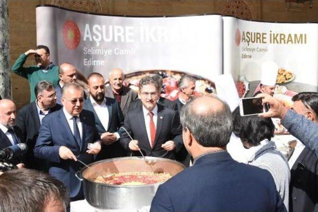 Cumhurbaşkanlığı nca Selimiye Camii nde Aşure Dağıtıldı 3