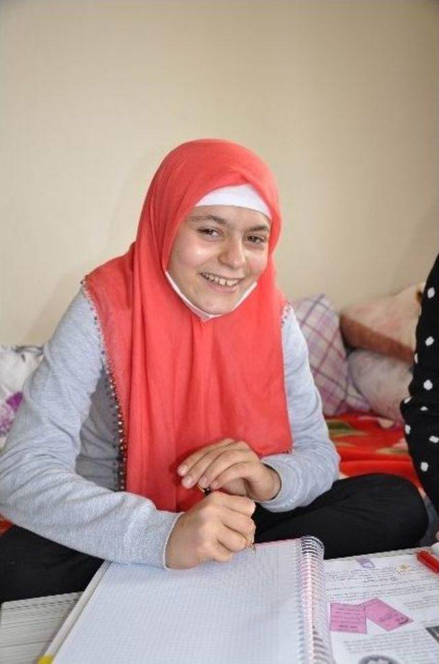 Okulu K&uuml;&ccedil;&uuml;k Şilan&rsquo;ın Evine Taşıdılar 2
