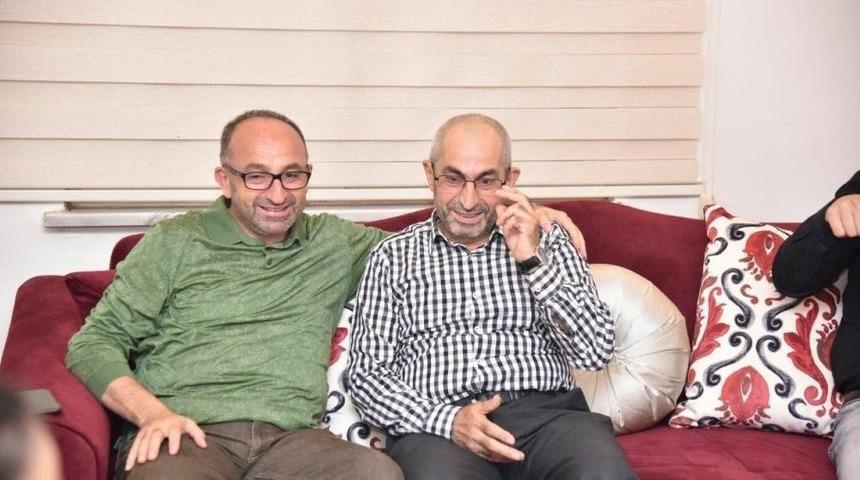 Başkan &Uuml;z&uuml;lmez Hacıları Ziyarete Devam Ediyor