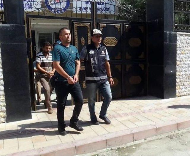 Hatay da G&ouml;&ccedil;men Ka&ccedil;ak&ccedil;ılığı Şebekesine Operasyon: 15 G&ouml;zaltı 1