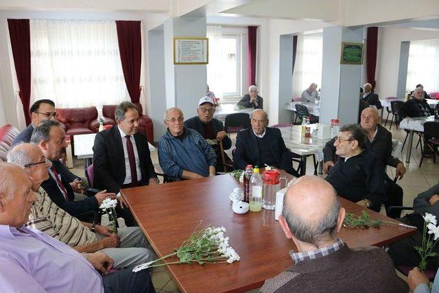 Sosyal Hizmetler Dairesi Başkanı Y&uuml;ce&rsquo;den Huzurevi Ziyareti 1