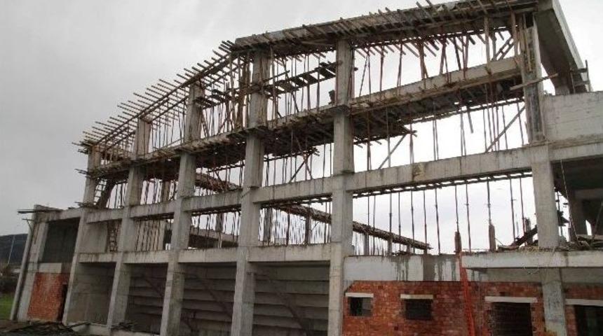 Başiskele Spor Salonu Hızla Y&uuml;kseliyor