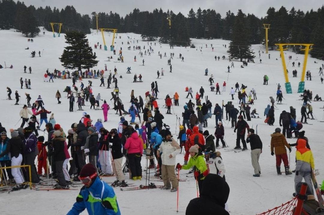 Uludağ&rsquo;da Pistler Tıklım Tıklım