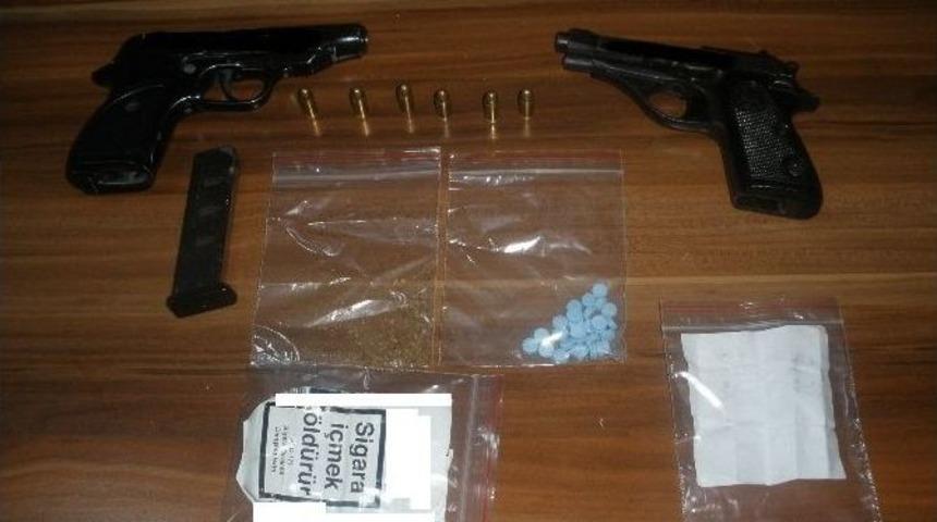 Narkotik Ekipleri Uyuşturucuya Geçit Vermiyor