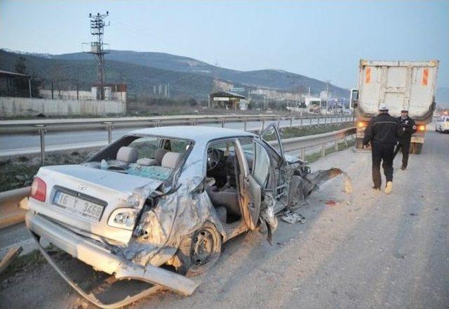Kamyon İle Bariyer Arasına Sıkışan Ara&ccedil;tan Sağ &Ccedil;ıktılar 1