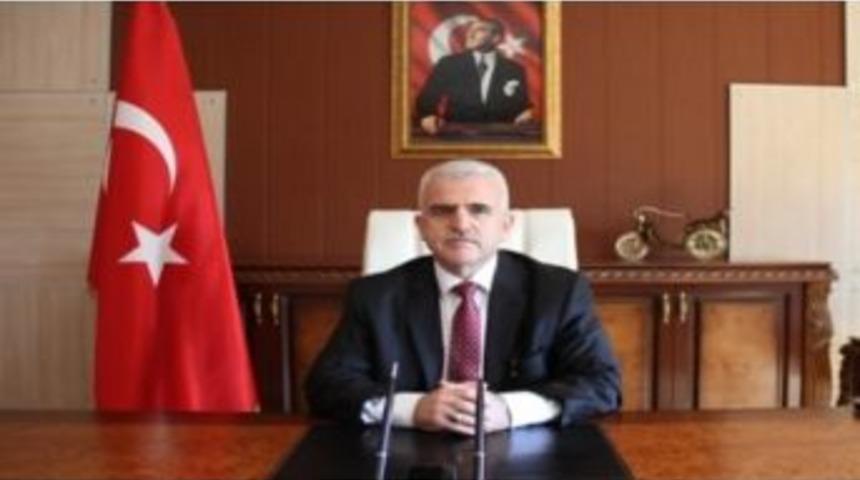 Yeni İl Milli Eğitim M&uuml;d&uuml;r&uuml; Kuntooğlu&rsquo;ndan Mesaj