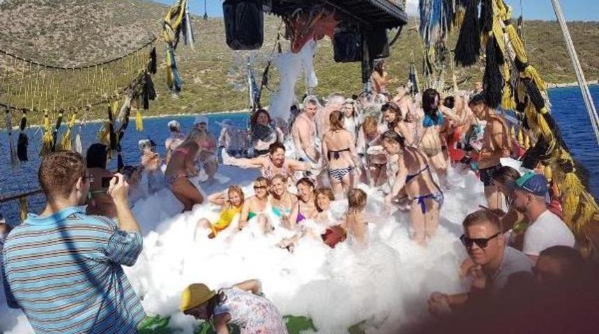 Bodrum'da Bitmeyen Yaz