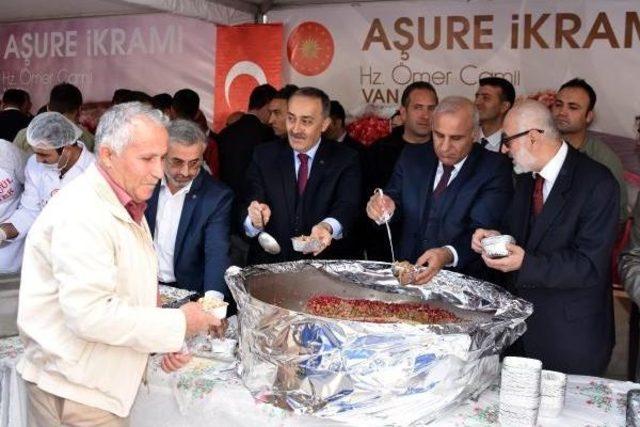 Van da 2 Bin Kişiye Aşure Dağıtıldı 3