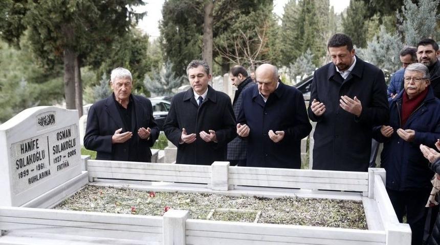 Osman Solakoğlu, Mezarı Başında Anıldı