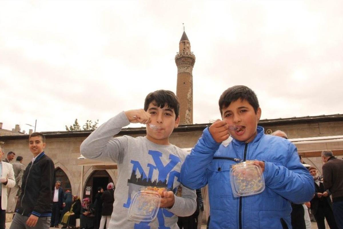 Sivas&rsquo;ta Cumhurbaşkanlığından Aşure İkramı